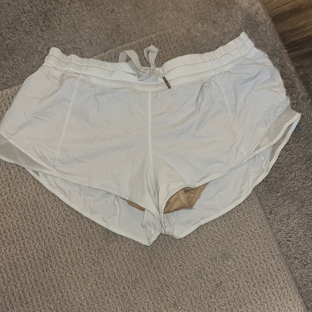 Lululemon white hotty toddy shorts